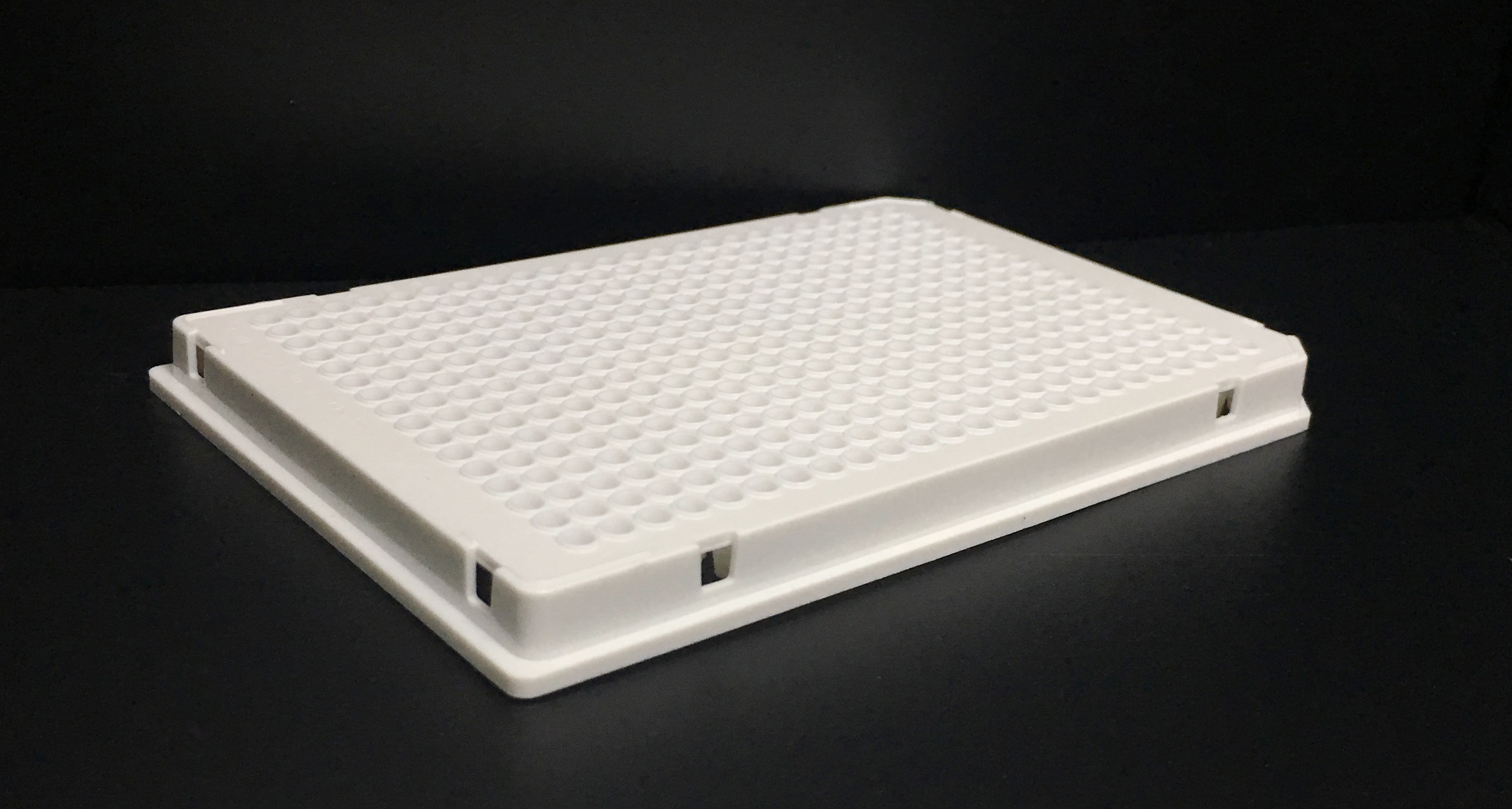 384孔荧光定量pcr板40μl白色全裙边双切角a24p24适配roche罗氏机型